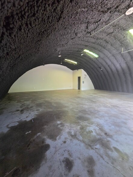 More Photos Of 8626 Old Bee Caves Rd, Austin Warehouse For Lease