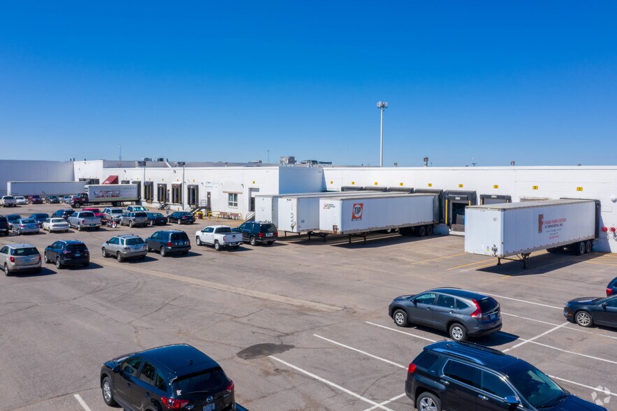 More Photos Of 5320-5400 Main St NE, Fridley Warehouse For Lease