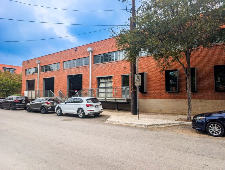 More Photos Of 203 E Jones Ave, San Antonio Office For Lease