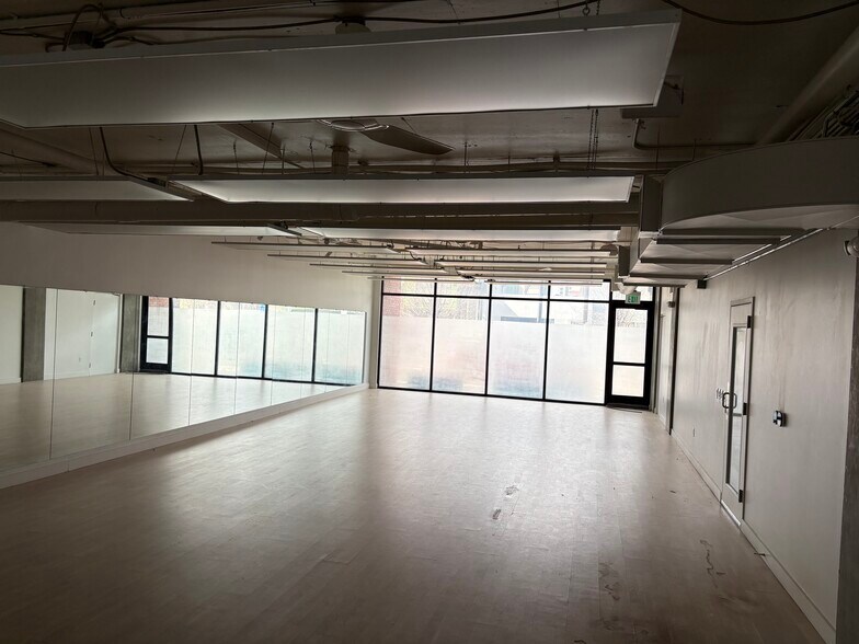 More Photos Of 2550-2590 Lawrence St, Denver Apartments For Lease