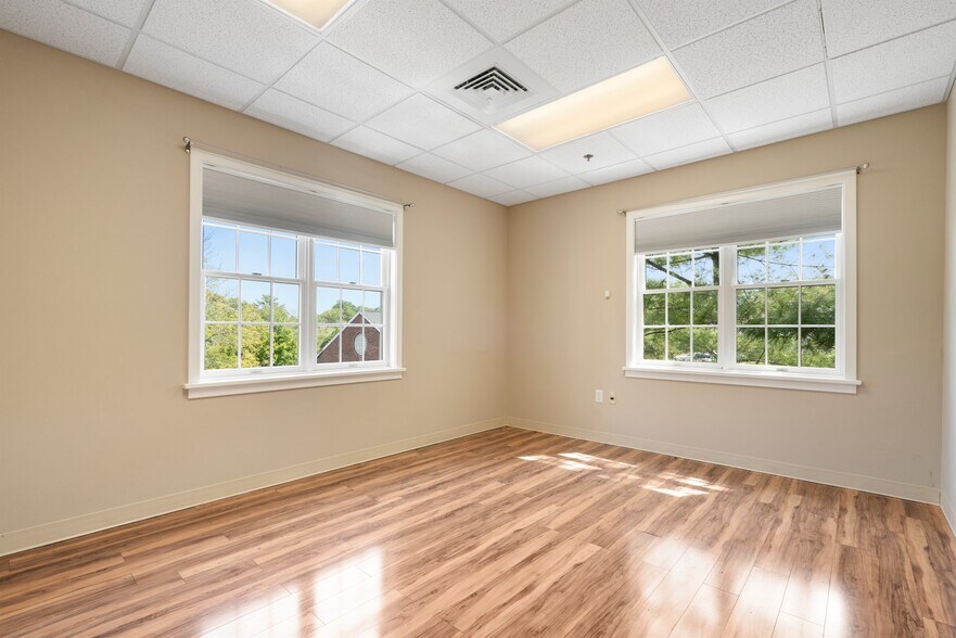 More Photos Of 223 Chief Justice Cushing Hwy, Cohasset Medical For Lease