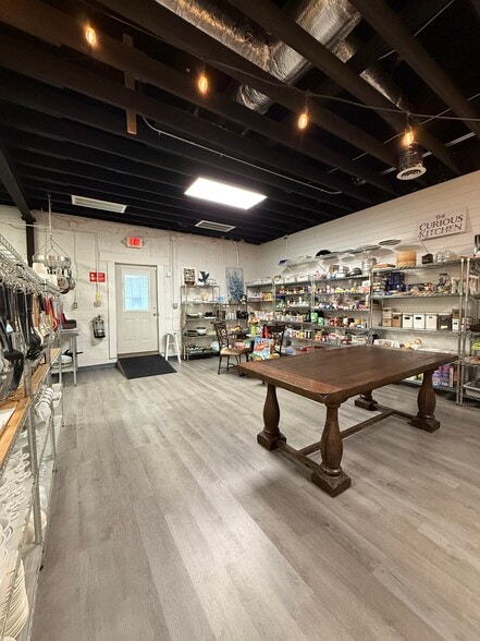 More Photos Of 327 State St E, Murfreesboro Flex For Sale