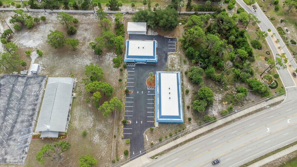 More Photos Of 655 N Indiana Ave, Englewood Medical For Sale