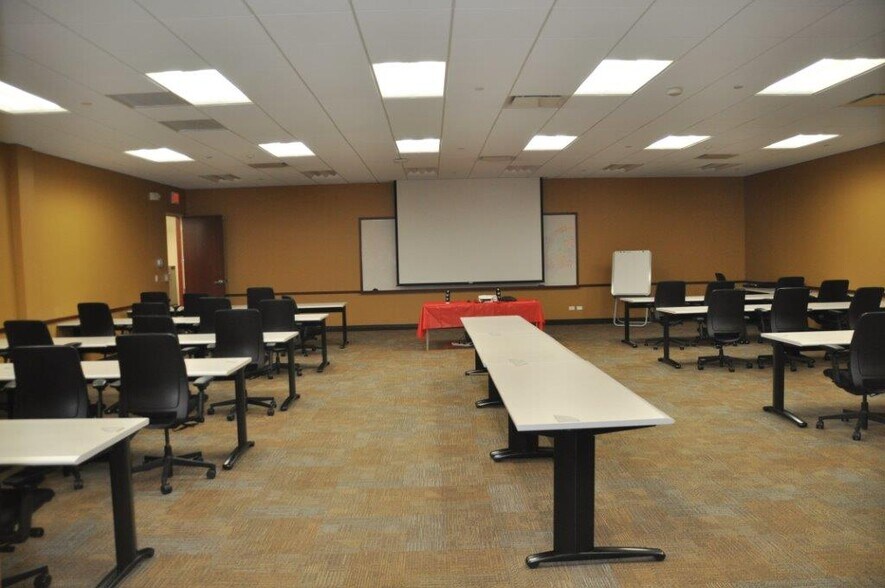 More Photos Of 1601 Feehanville Dr, Mount Prospect Research And Development For Lease