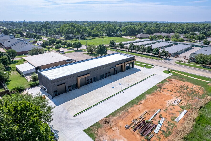 More Photos Of 4701 W Main St, Norman Office For Sale