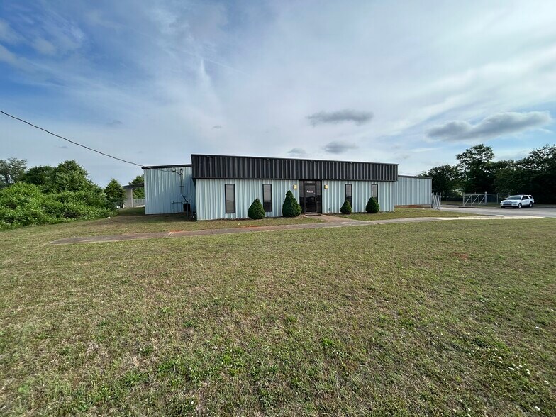 More Photos Of 29599 Old 20 Hwy, Madison Flex For Lease