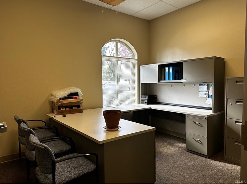 More Photos Of 132 Mission Ranch Blvd, Chico Office For Lease