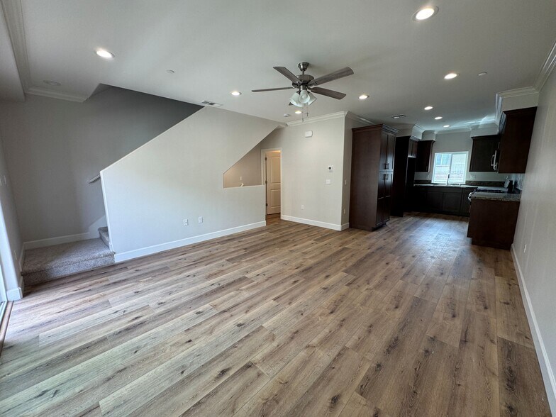 More Photos Of 116 Bundeson Dr, Hollister Apartments For Sale