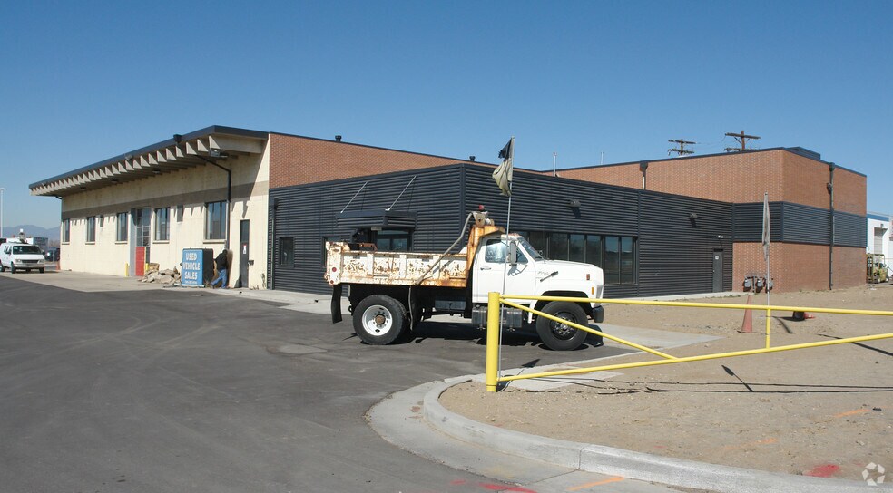 More Photos Of 5275 Quebec St, Commerce City Flex For Lease