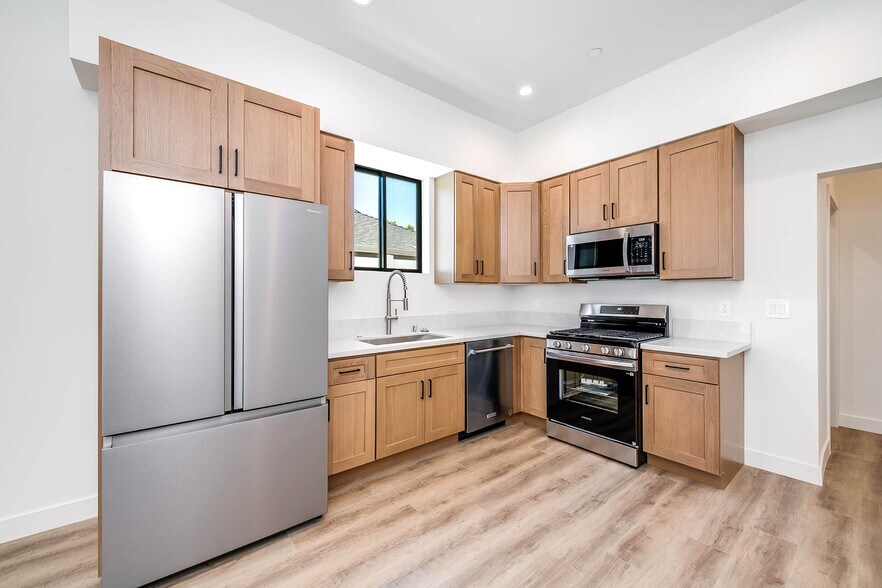 More Photos Of 5954 Simpson Ave, Valley Village Apartments For Sale