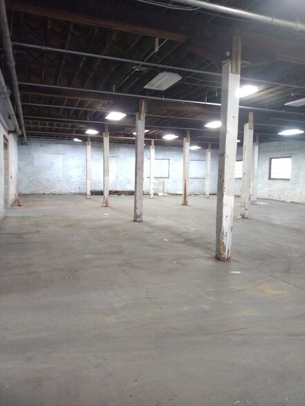 More Photos Of 788 Washington Ave, Chillicothe Warehouse For Lease
