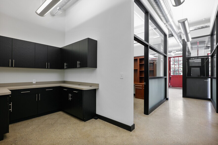 More Photos Of 1122 Rogers St, Louisville Police Fire Station For Sale