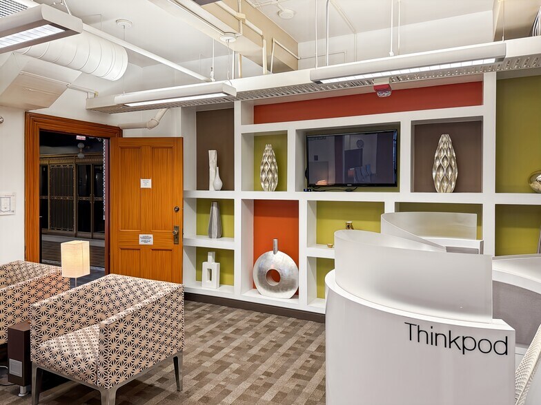 More Photos Of 506 2nd Ave, Seattle Coworking Space