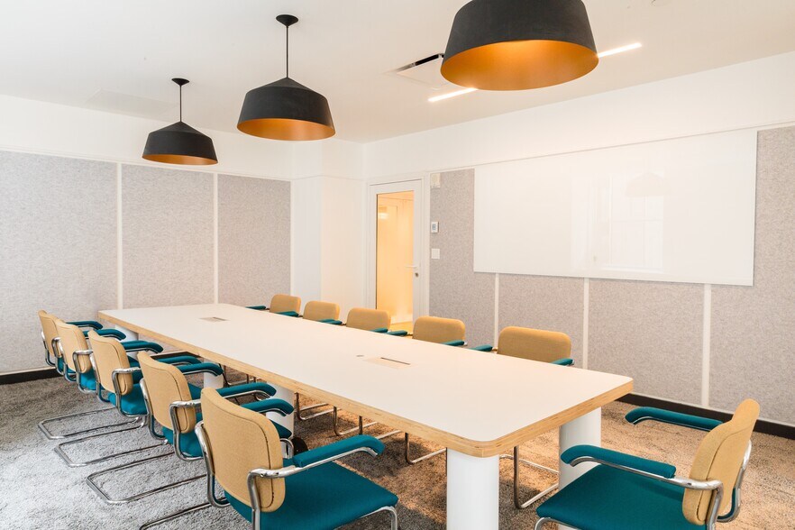 More Photos Of 75 Rockefeller Plaza, New York Office For Lease