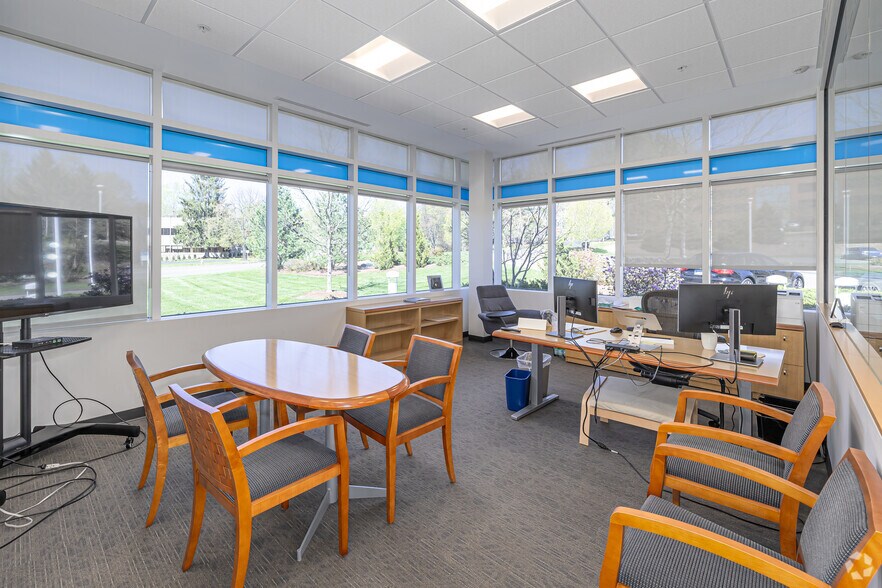More Photos Of 50 Corporate Dr, Trumbull Distribution For Lease