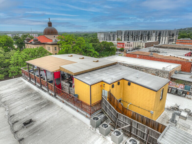 More Photos Of 139 E Hopkins St, San Marcos Bar For Sale