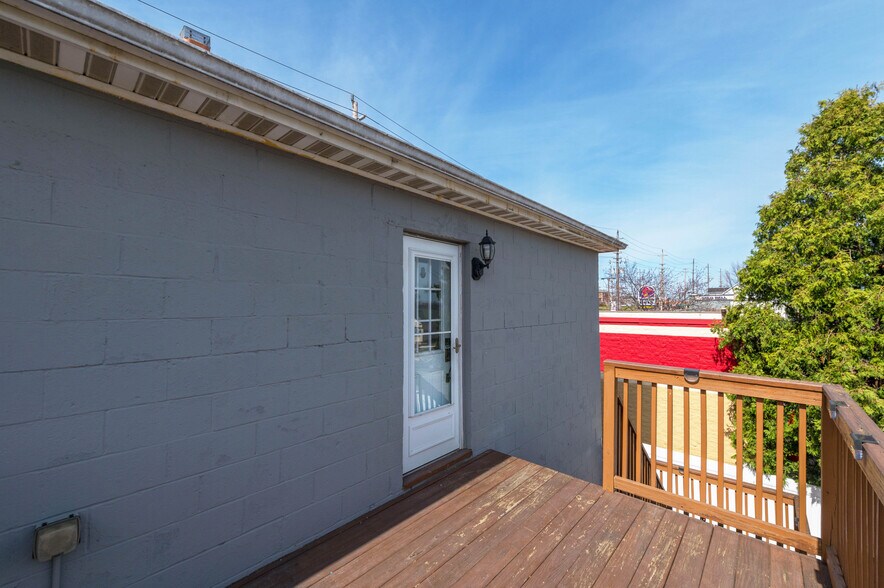 More Photos Of 5203 Turney Rd, Garfield Heights Bar For Sale