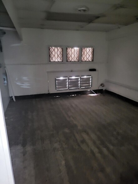 More Photos Of 4852 Vicksburg St, Dallas Warehouse For Lease