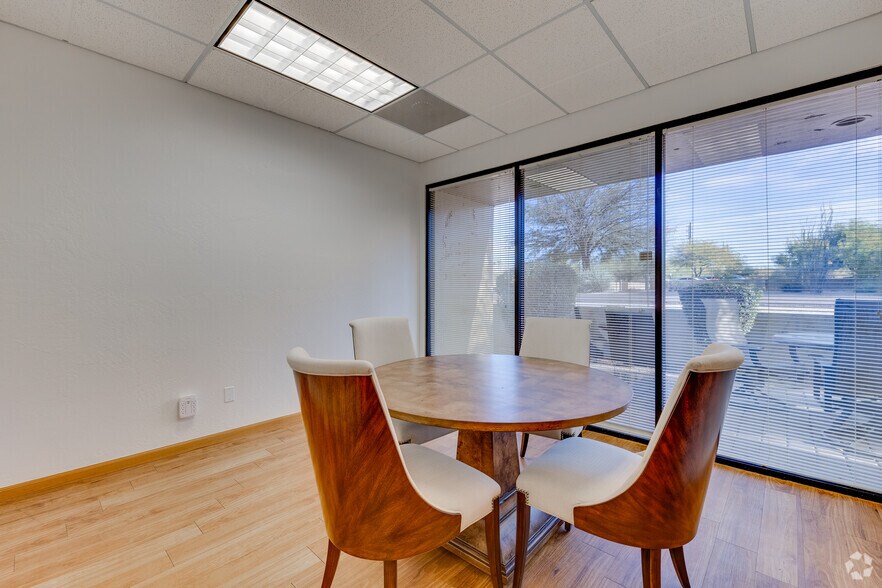 More Photos Of 7518 E Elbow Bend Rd, Carefree Office For Sale