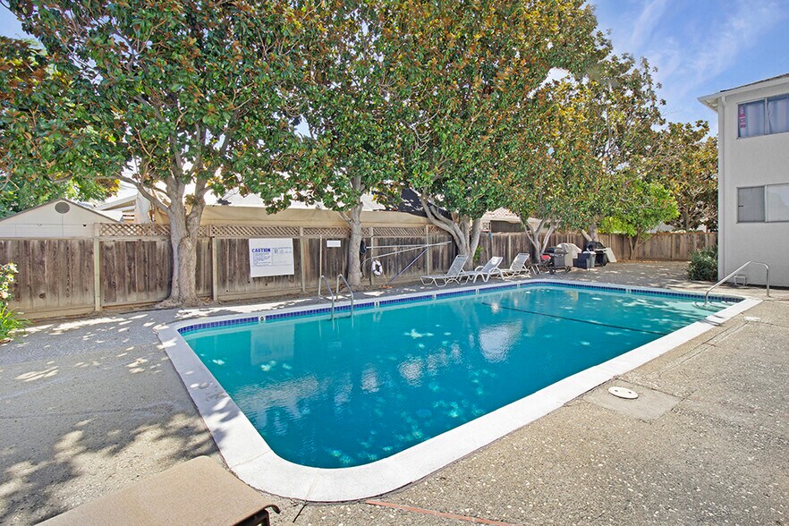 More Photos Of 1920 Latham St, Mountain View Apartments For Sale