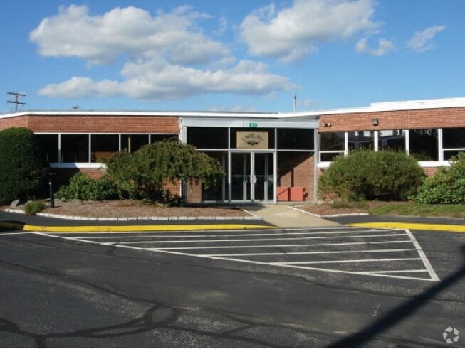 More Photos Of 85 Industrial Park Dr, Dover Manufacturing For Lease