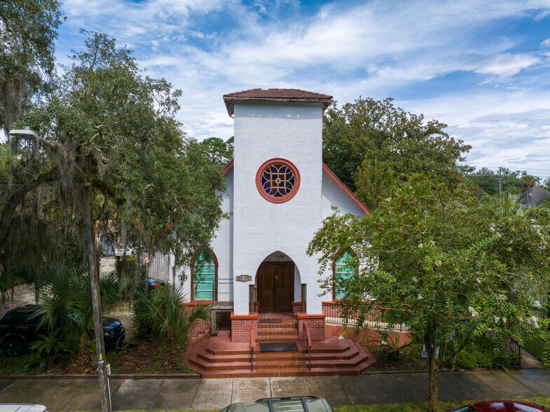 More Photos Of 619 NE 1st St, Gainesville Religious Facility For Sale