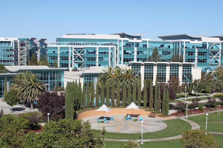 More Photos Of 2000 Seaport Blvd, Redwood City Office For Lease