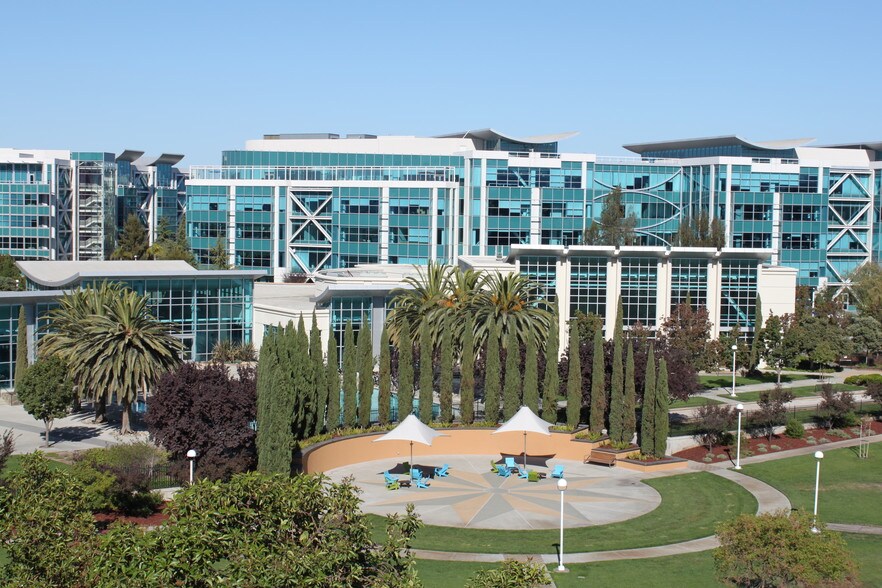 More Photos Of 2000 Seaport Blvd, Redwood City Unknown For Lease