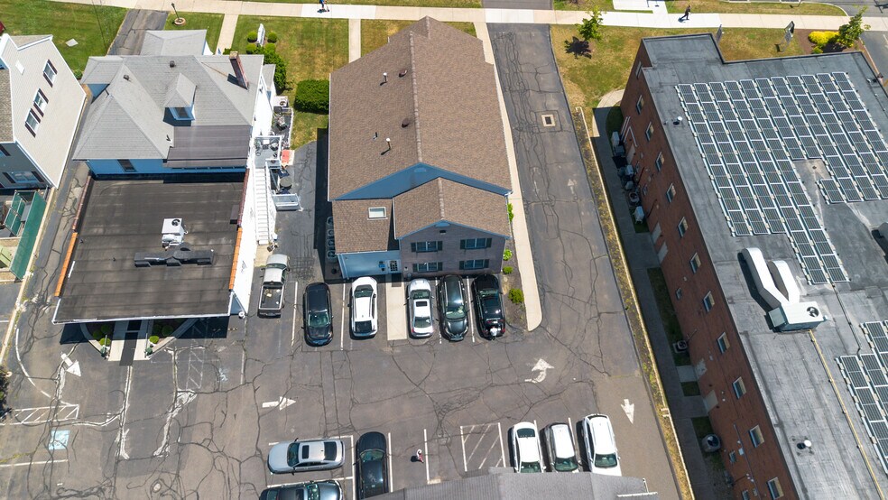 More Photos Of 2563 Main St, Stratford Medical For Lease