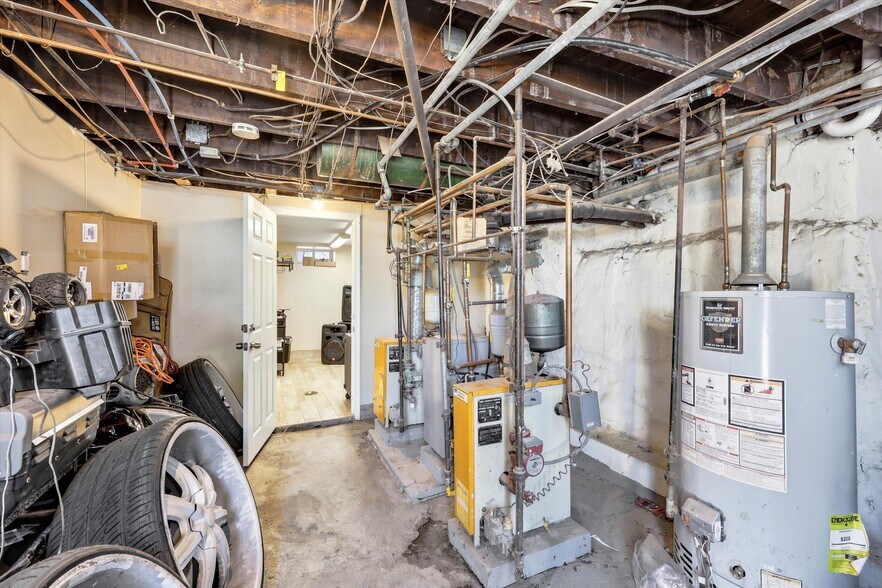 More Photos Of 401 S Springfield Rd, Clifton Heights Storefront Retail Residential For Sale