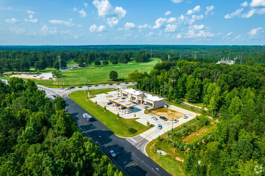 More Photos Of 31 Crowell Rd, Covington Service Station For Lease