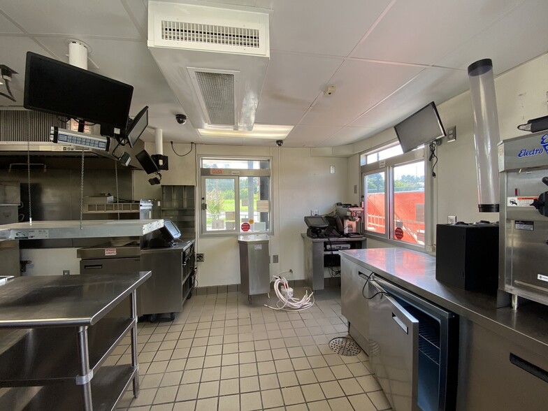 More Photos Of 3329 Rainbow Dr, Rainbow City Fast Food For Sale