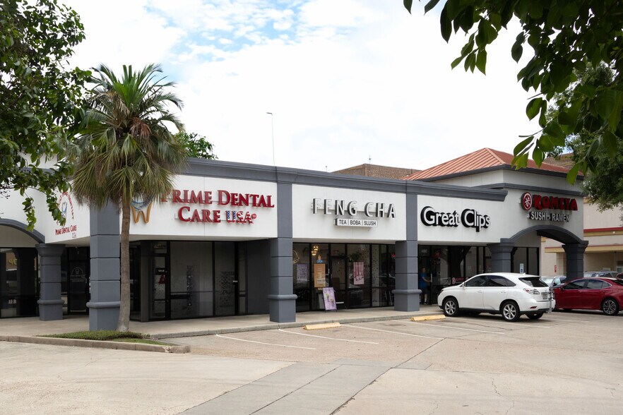 More Photos Of 25114 Grogans Mill Rd, Spring Unknown For Lease