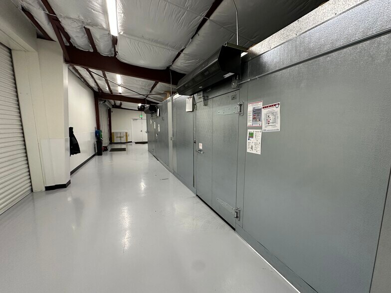 More Photos Of 590 N Main St, Leeds Manufacturing For Sale