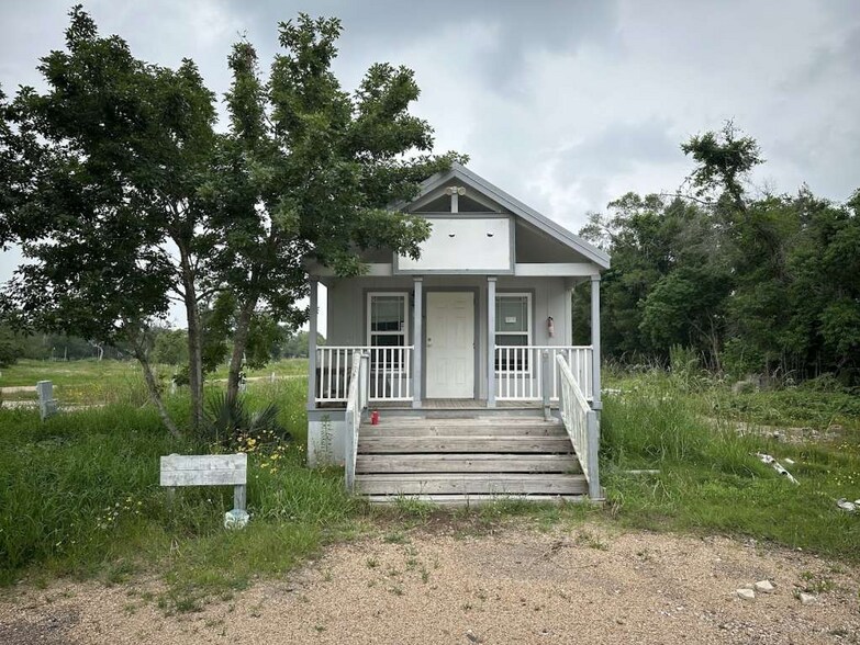 More Photos Of 7079 FM 1459 Rd, Sweeny Trailer Camper Park For Sale