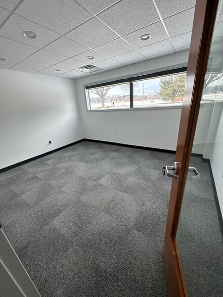 More Photos Of 8020 Mine St, Fogelsville Office For Lease