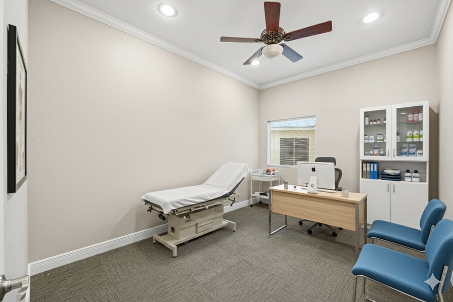 More Photos Of 15303 Huebner Rd, San Antonio Medical For Sale