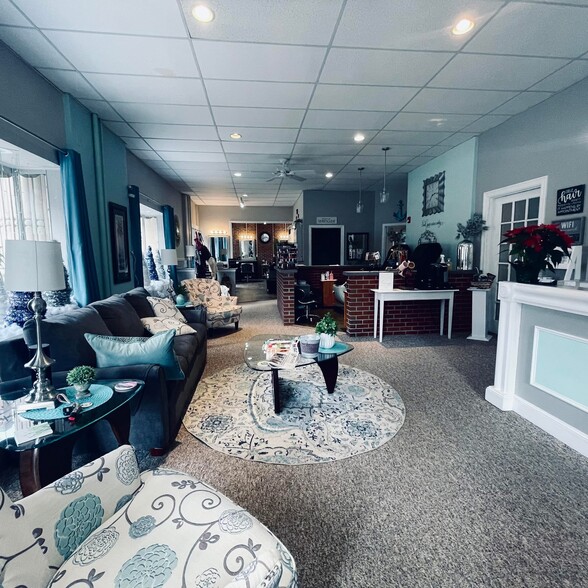 More Photos Of 25 Hartford St, Rumford Apartments For Sale