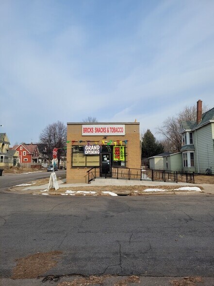 More Photos Of 879 Fremont Ave, Saint Paul Freestanding For Sale