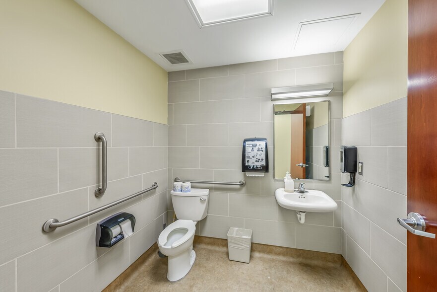 More Photos Of 2202 Jordan Rd SW, Fort Payne Medical For Sale