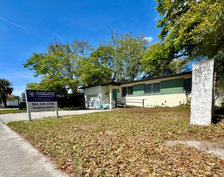 More Photos Of 6911 Merrill Rd, Jacksonville Medical For Sale