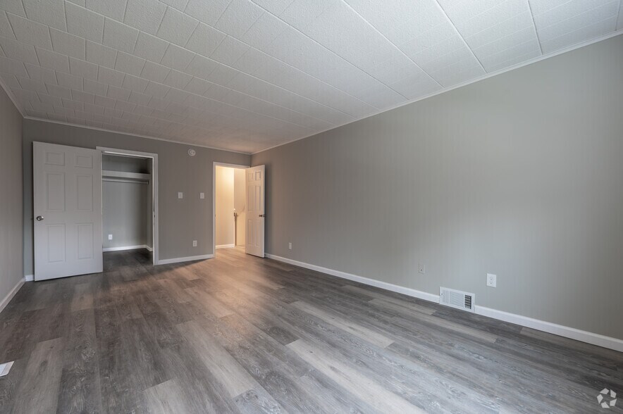 More Photos Of 2215 Aurora Dr, Pittsburgh Apartments For Sale