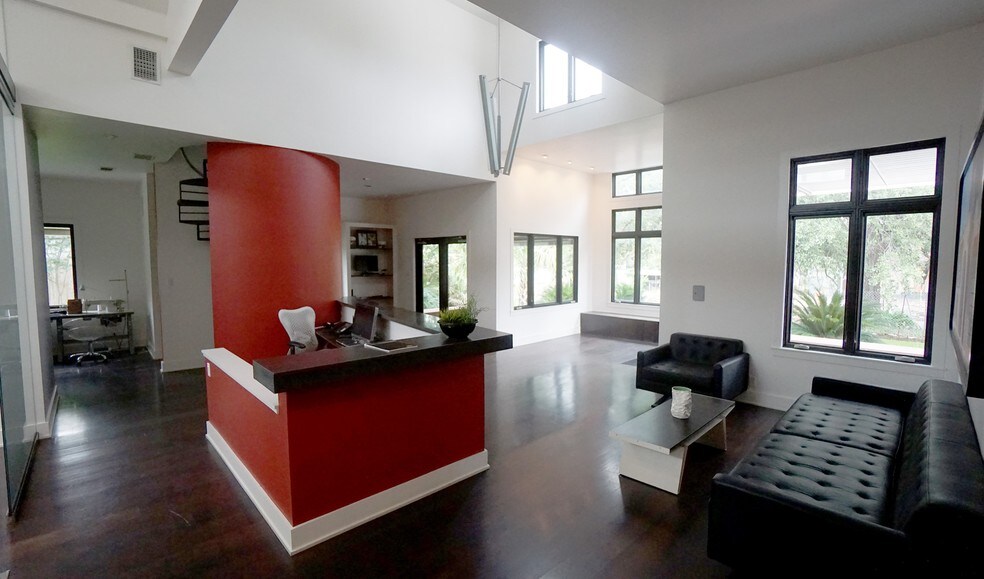 More Photos Of 106 Bagdad Ave W, Round Rock Office For Lease