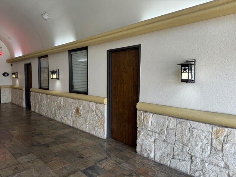 More Photos Of 7995 Bellfort St, Houston Medical For Lease