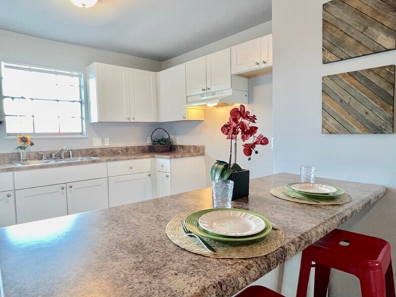 More Photos Of 11 Eumar Ct NW, Center Point Apartments For Sale