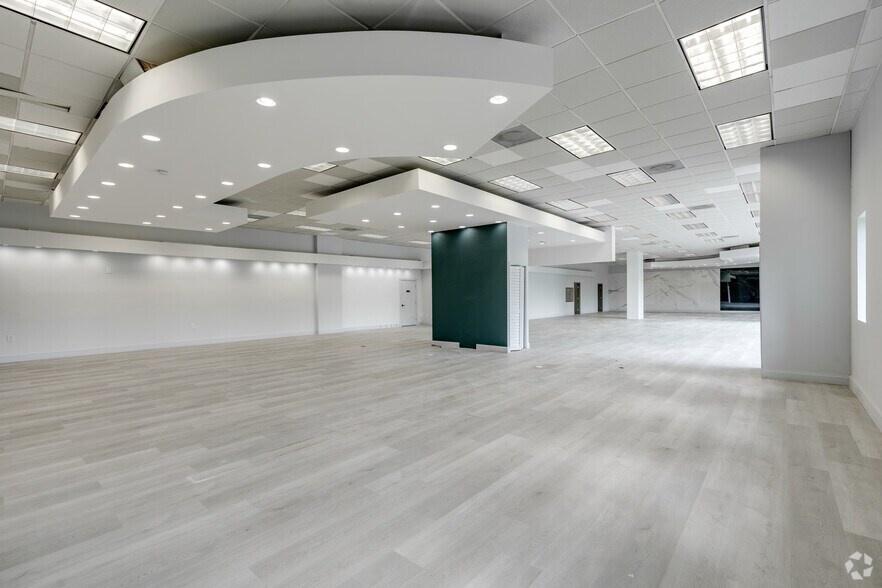 More Photos Of 3500 NW 77th Ct, Doral Warehouse For Sale
