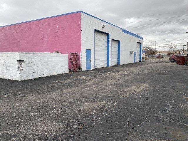 More Photos Of 14021 E 10 Mile Rd, Warren Service For Sale