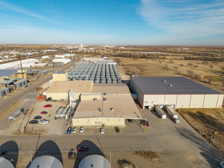 More Photos Of 225 Lawton Ave, Hereford Manufacturing For Sale