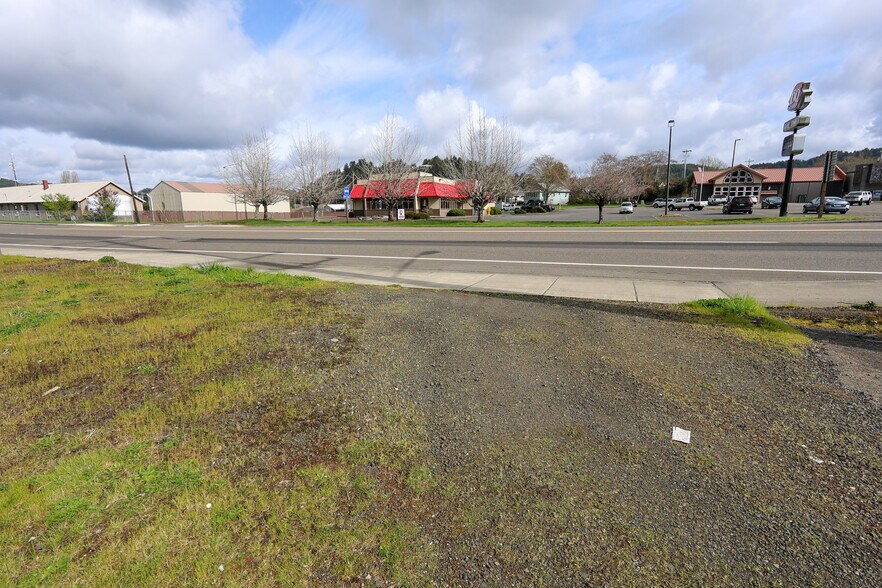 More Photos Of 1241 Highway 101, Reedsport Land For Sale