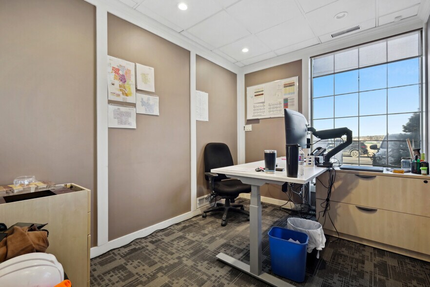 More Photos Of 39 Skyline Cres NE, Calgary Warehouse For Sale